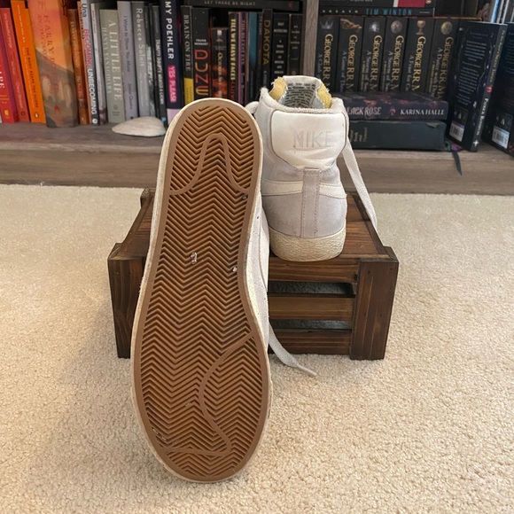 Nike High-Top Sneakers - Picture 4 of 5